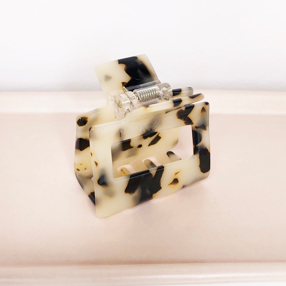 PARK AND BUZZ Jumbo 5” Eco Acetate Hair Claw Clip - Chic Beige Shell - Picture 3 of 6